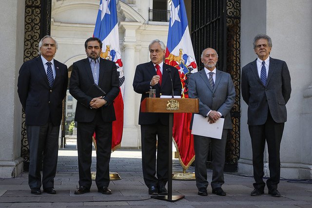 <p>Piñera tras reunión con poderes del Estado: "La democracia tiene que defenderse usando todos los instrumentos para combatir a quienes quieren destruirla"</p>