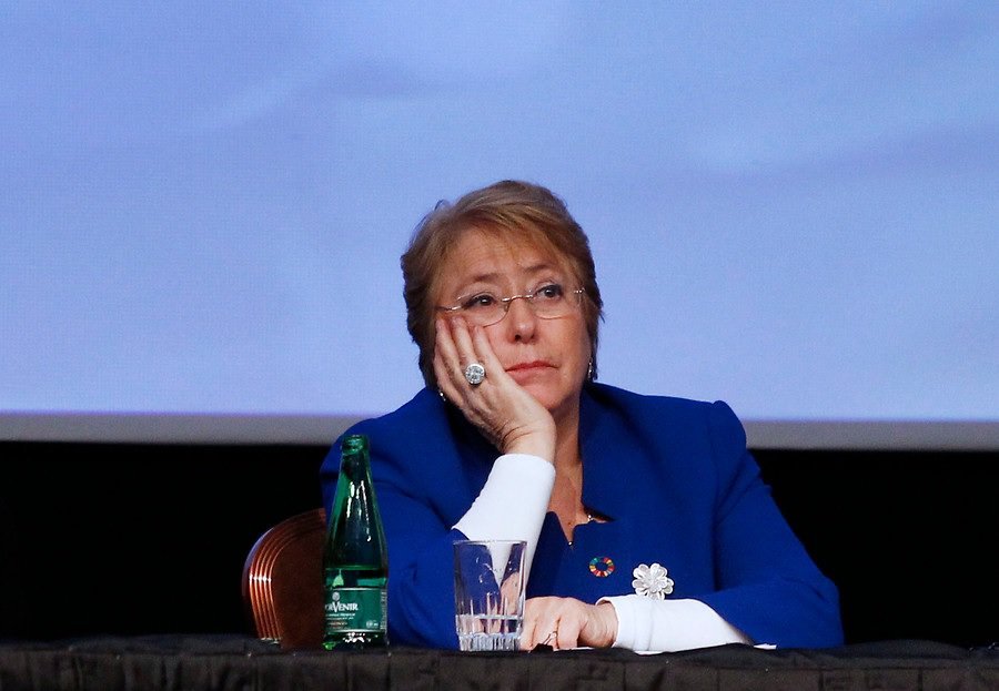 <p>Bachelet: "Estoy muy preocupada y triste de ver la violencia, la destrucción, los muertos y los lesionados en Chile"</p>