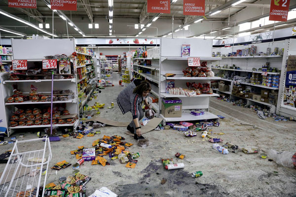 Uno de los supermercados que sufrió saqueos en ciudad de Concepción.