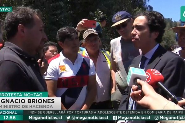 El sello de Briones y la conversación con los camioneros en medio de la protesta contra el TAG