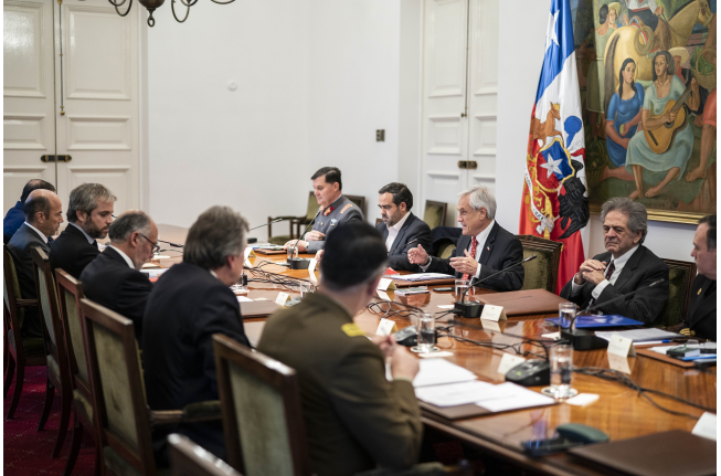 <p>Actas del Cosena revelan el duro intercambio verbal entre los asistentes y el Presidente por la convocatoria</p>