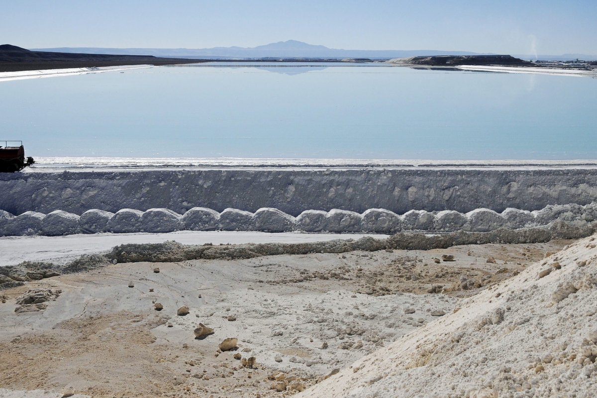 <p>Un total de 225 puntosde monitoreo hidrológico tiene en marcha SQM. Foto: Reuters</p>