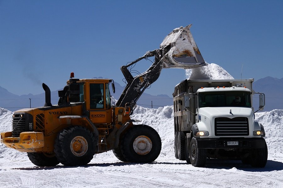 <p>SQM salva a la Bolsa de Comercio: acciones de la minera no metálica saltan por mejores perspectivas para el litio</p>