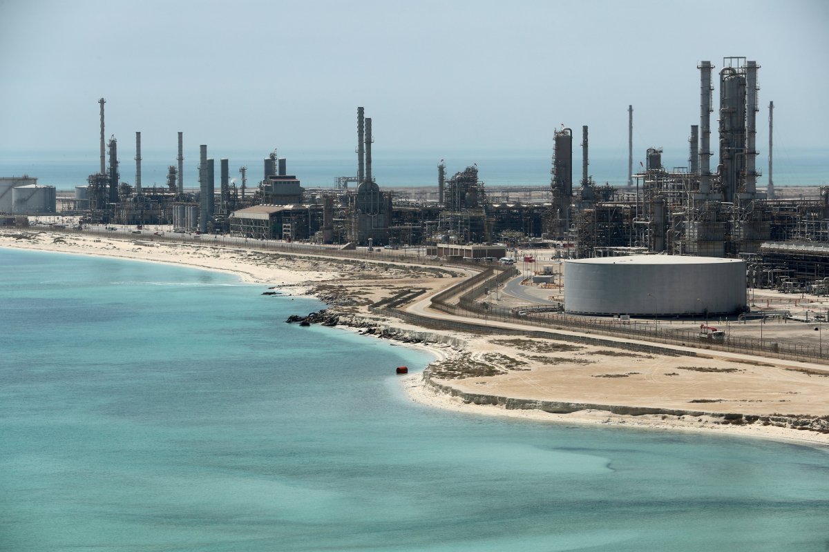 <p>Petrolera saudí Aramco elevará su producción a 12,3 millones barriles a partir de abril</p>