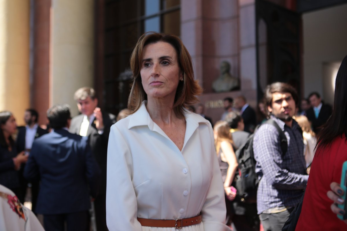 <p>Cambio de timón en Libertad y Desarrollo: Marcela Cubillos asume como directora ejecutiva y Carlos Cáceres deja la presidencia</p>