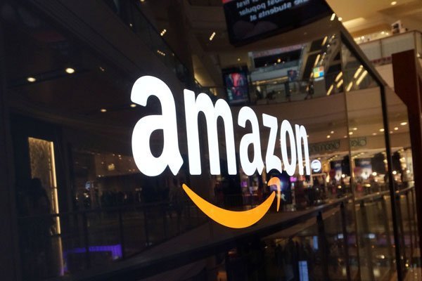 <p>Amazon invertirá US$ 350 millones para aumentar el salario por hora de los empleados. Foto: Reuters</p>