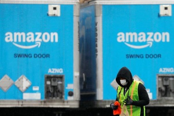 Amazon invertirá US$ 350 millones para aumentar el salario por hora de los empleados. Foto: Reuters
