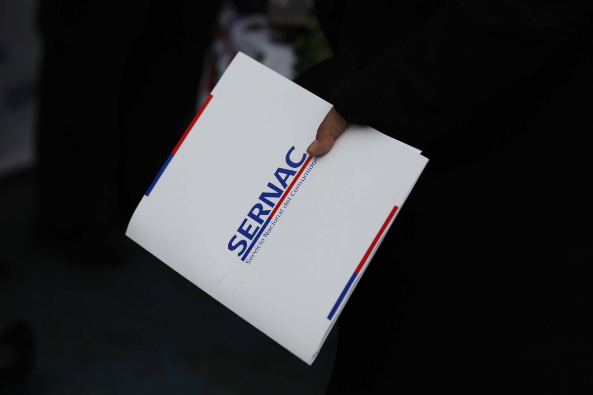 <p>Cerca de 20 reclamos ha recibido el Sernac en contra de la banca. Foto: Agencia Uno </p>