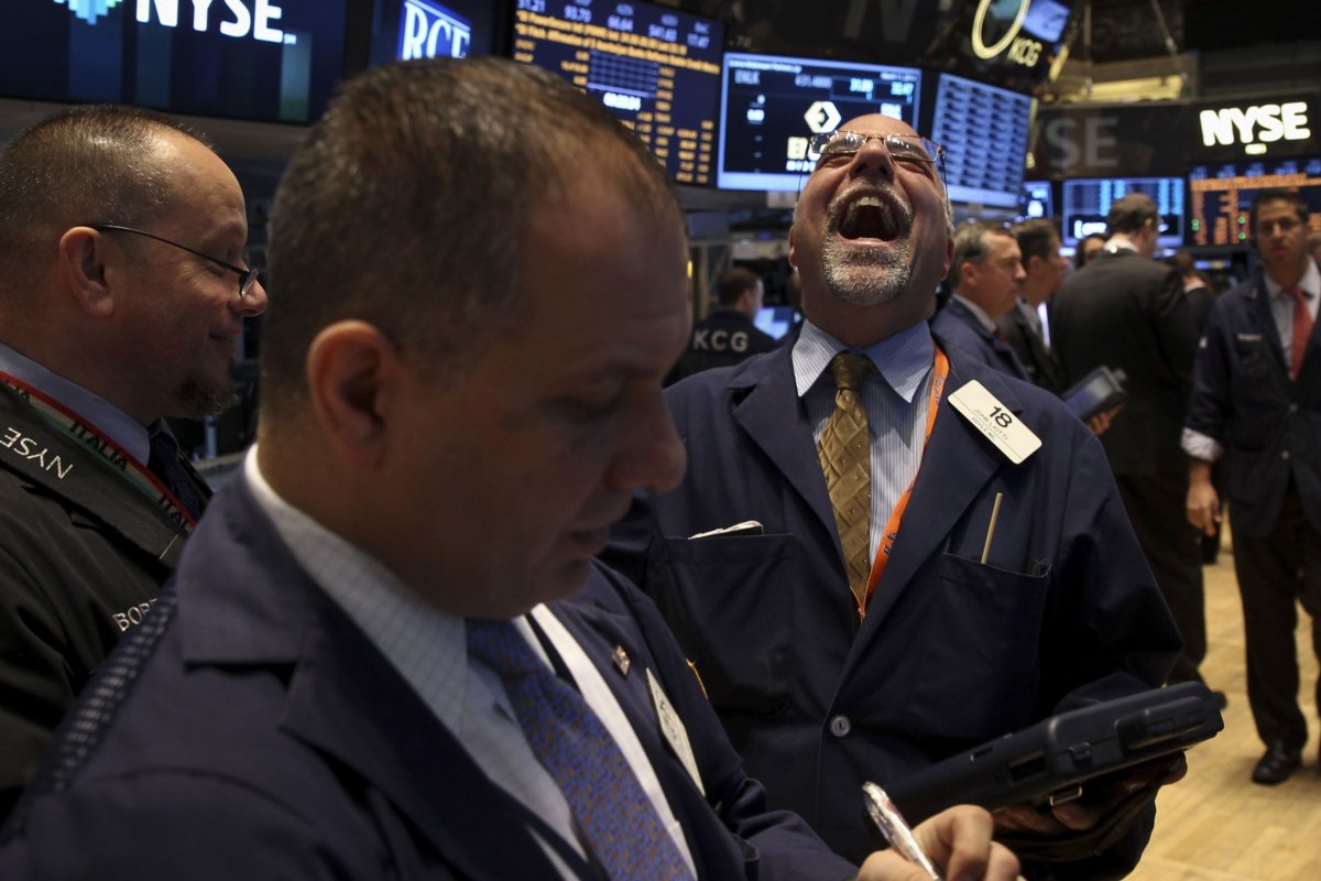 <p>Wall Street cierra su mejor semana desde la década de los 70 ante mayor estímulo de la Fed</p>