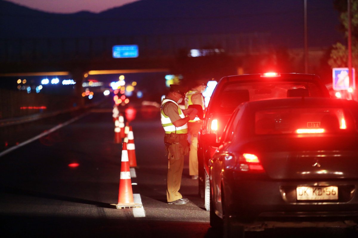 <p>Carabineros informa que más de 600 personas no respetaron toque de queda anoche</p>