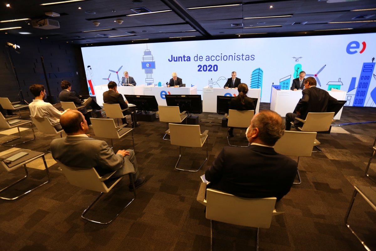 <p>Entel ajusta a la baja la inversión y mantiene en stand by despliegue de 5G a la espera de la licitación</p>