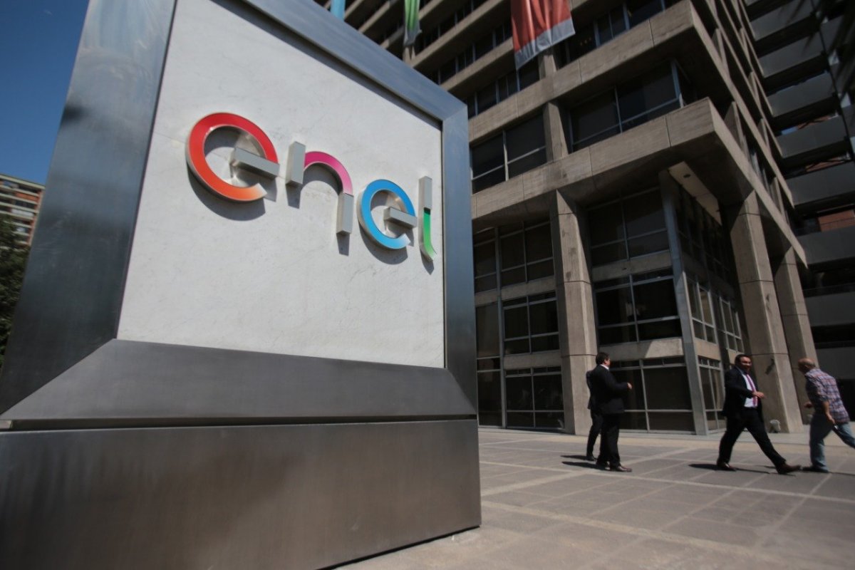 <p>Enel decide mantener trabajadores en modalidad de teletrabajo durante todo el año</p>