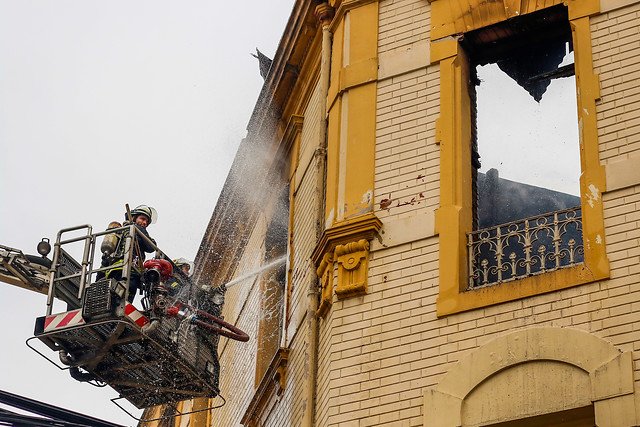 <p>Directorio de Bomberos aprueban acuerdo con el gobierno y a la institución se le recortará en $ 1.400 millones el presupuesto</p>