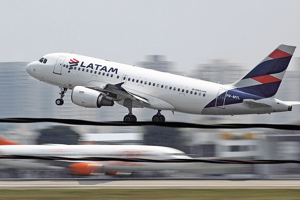 <p>Latam es la aerolínea más grande en Perú. Foto: Reuters</p>