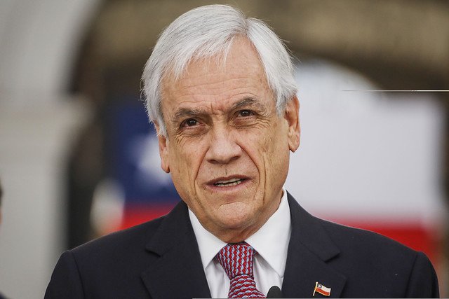 <p>Piñera enfrenta críticas por entrega de cajas de alimentos: Para algunos "nada es suficiente"</p>