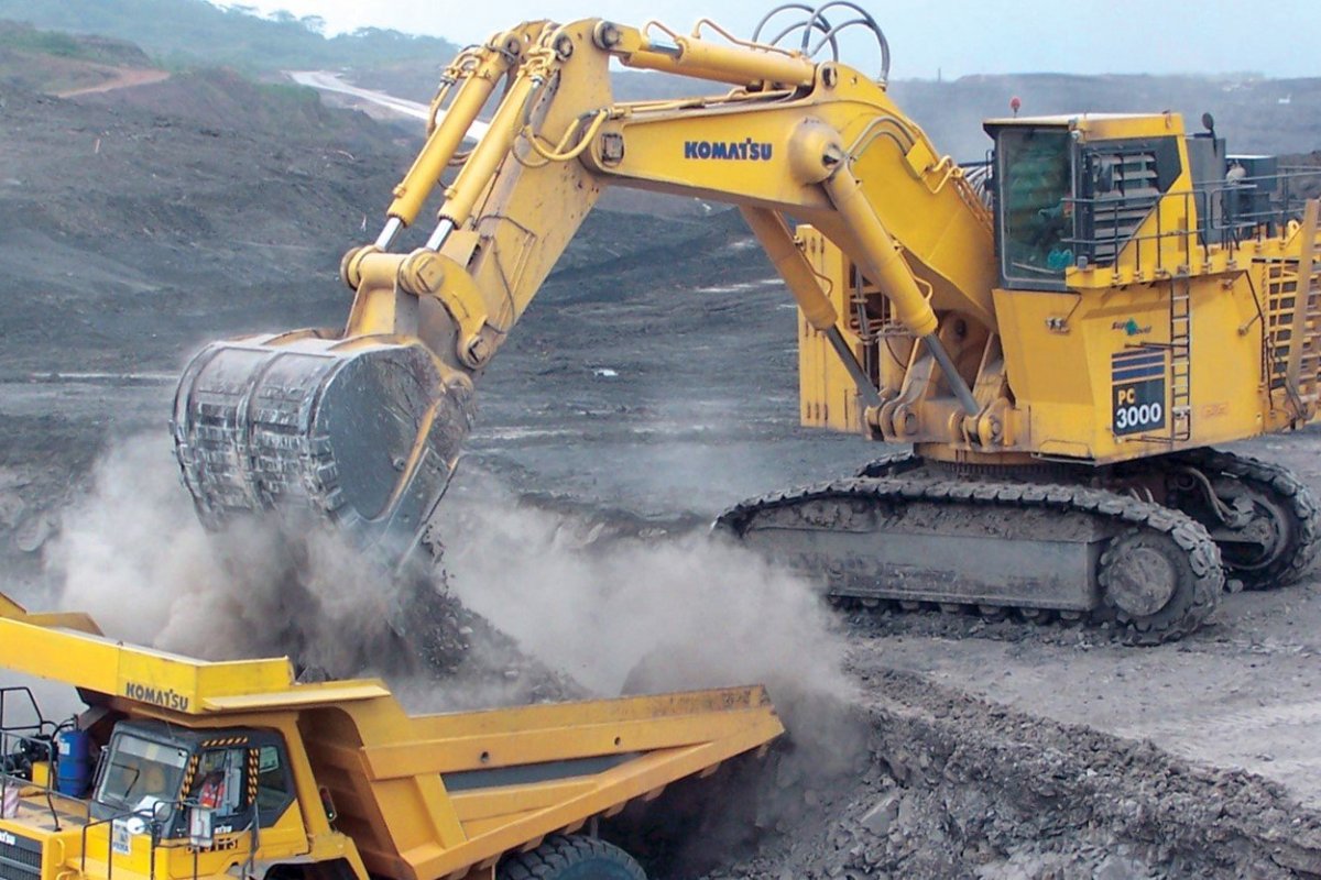 <p>Komatsu: "La industria minera puede ser vista como una gran herramienta para que Chile pueda encaminarse de vuelta al equilibrio"</p>