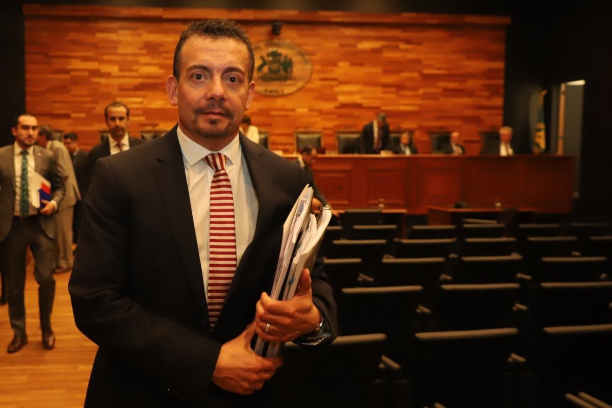 <p>Alejandro Charme defendió al Gobierno ante el Tribunal Constitucional por el tema de retiro de ahorros. </p>