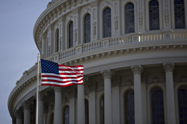 <p>Nancy Pelosi, Presidenta de la Cámara de Representantes. Steven Mnuchin, Secretario del Tesoro.</p>