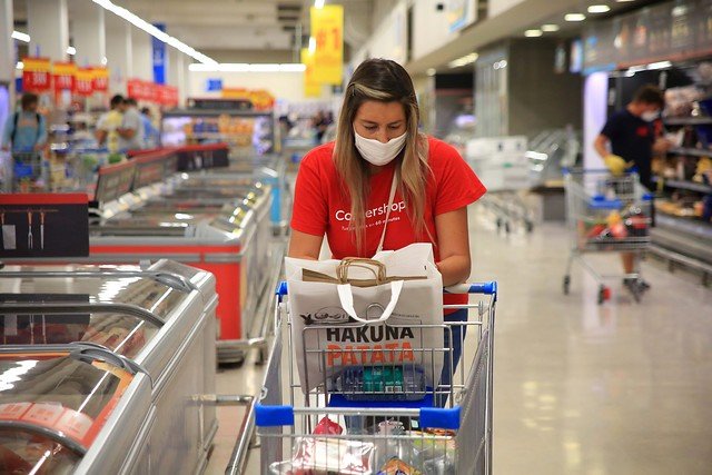 <p>¿En qué supermercado es más barato comprar con Cornershop? El cambio que podría implicar la comisión que se cobraría ahora en Lider</p>