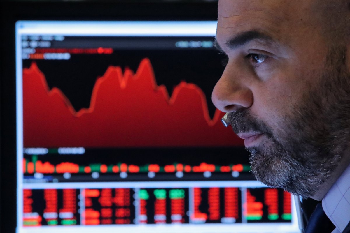 <p>Ya no es la tecnología, es la economía: Wall Street se preocupa por el rebrote y termina con su cuarta semana seguida a la baja</p>