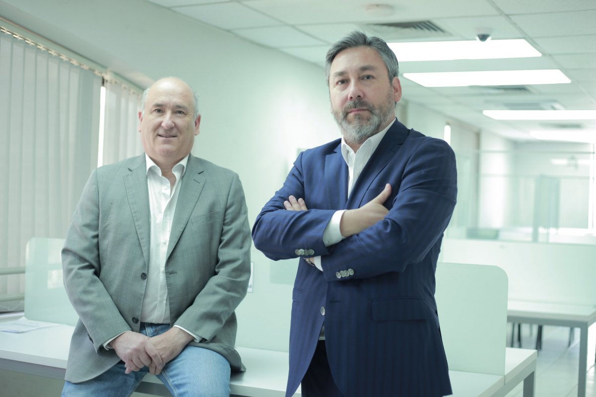 <p>Jaime Goñi, managing partner, y Marco Opazo, partner, ambos de HLB Surlatina Chile.</p>