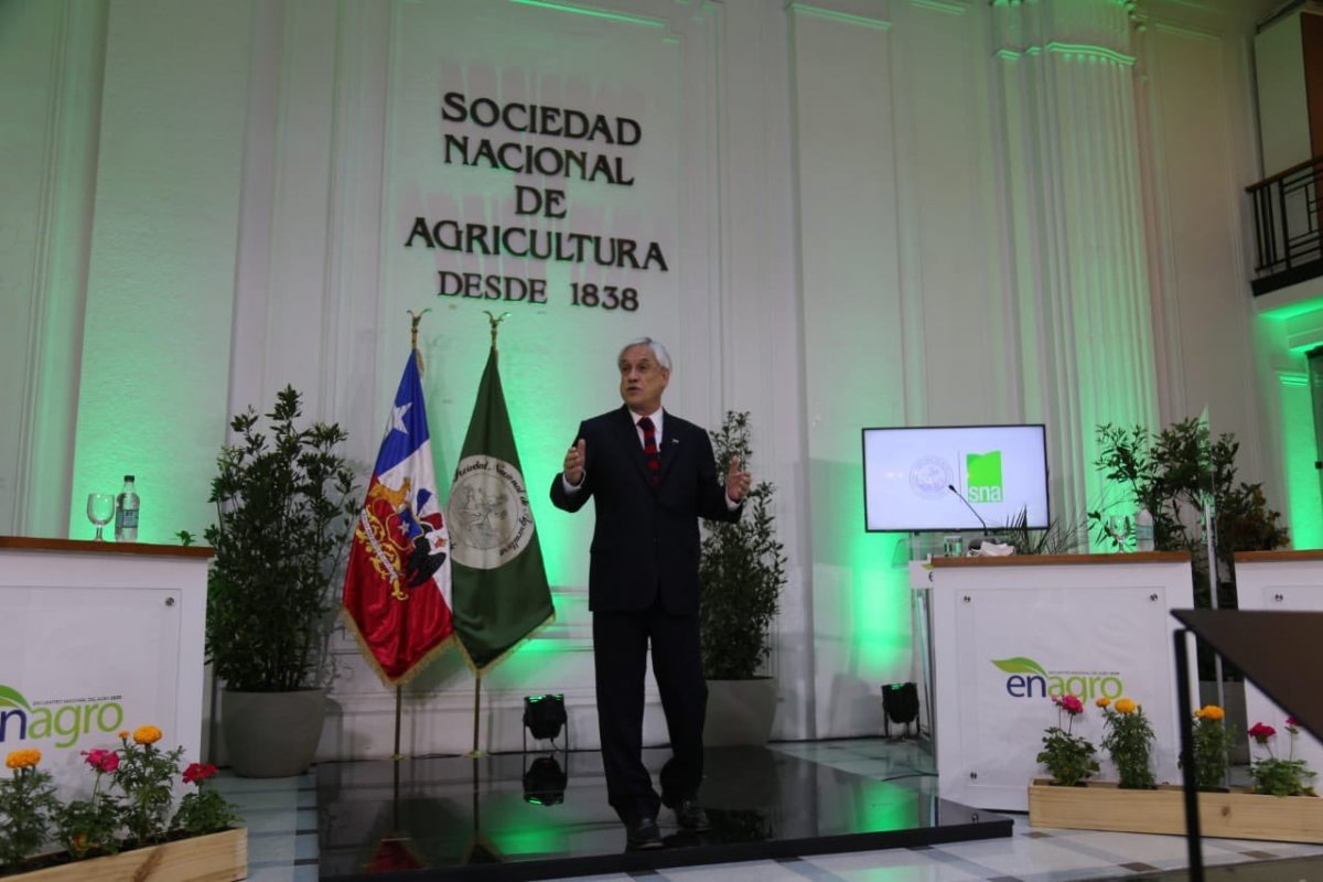 <p>Piñera destaca en Enagro rol de la agricultura en la recuperación y afirma que el agua para consumo humano debe ser prioridad</p>