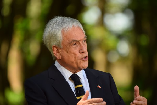 <p>El presidente Piñera también respaldó al ministro de Hacienda, Ignacio Briones, ante críticas de la oposición. Foto: Agencia Uno </p>