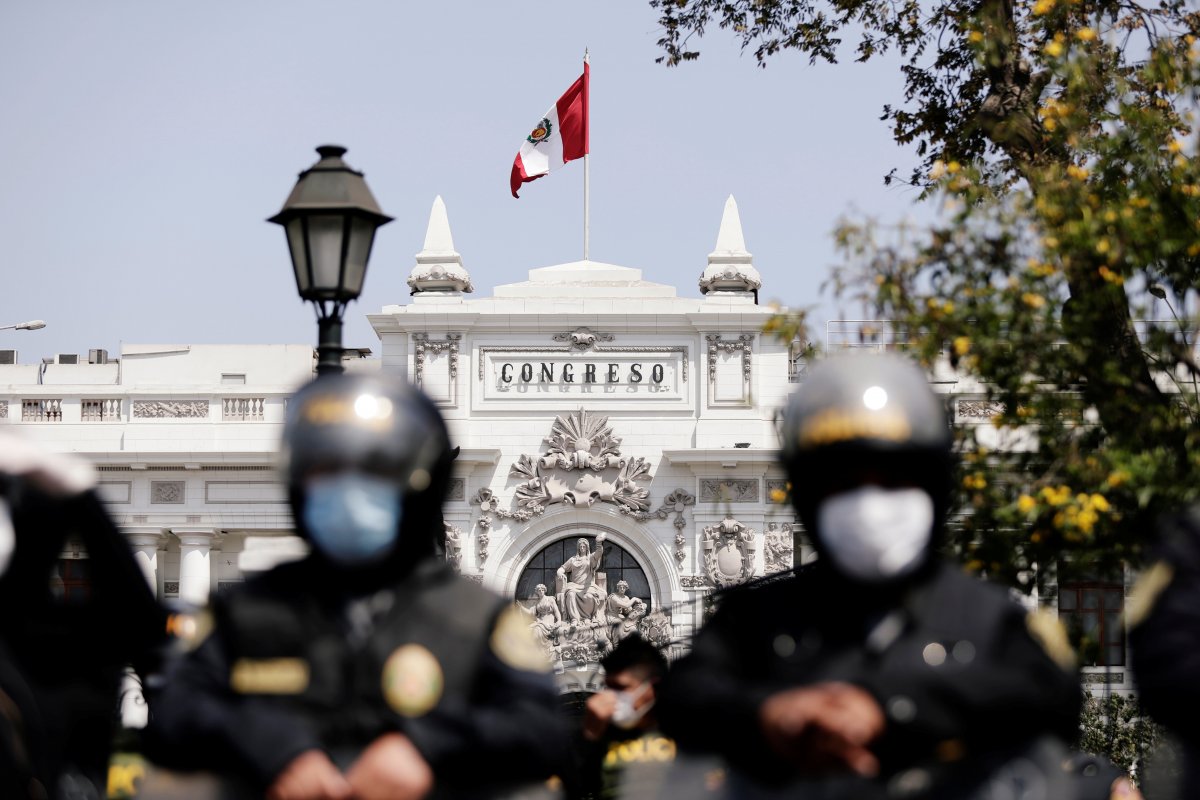 <p>Perú despierta sin presidente: Congreso todavía no decide quién será el mandatario</p>