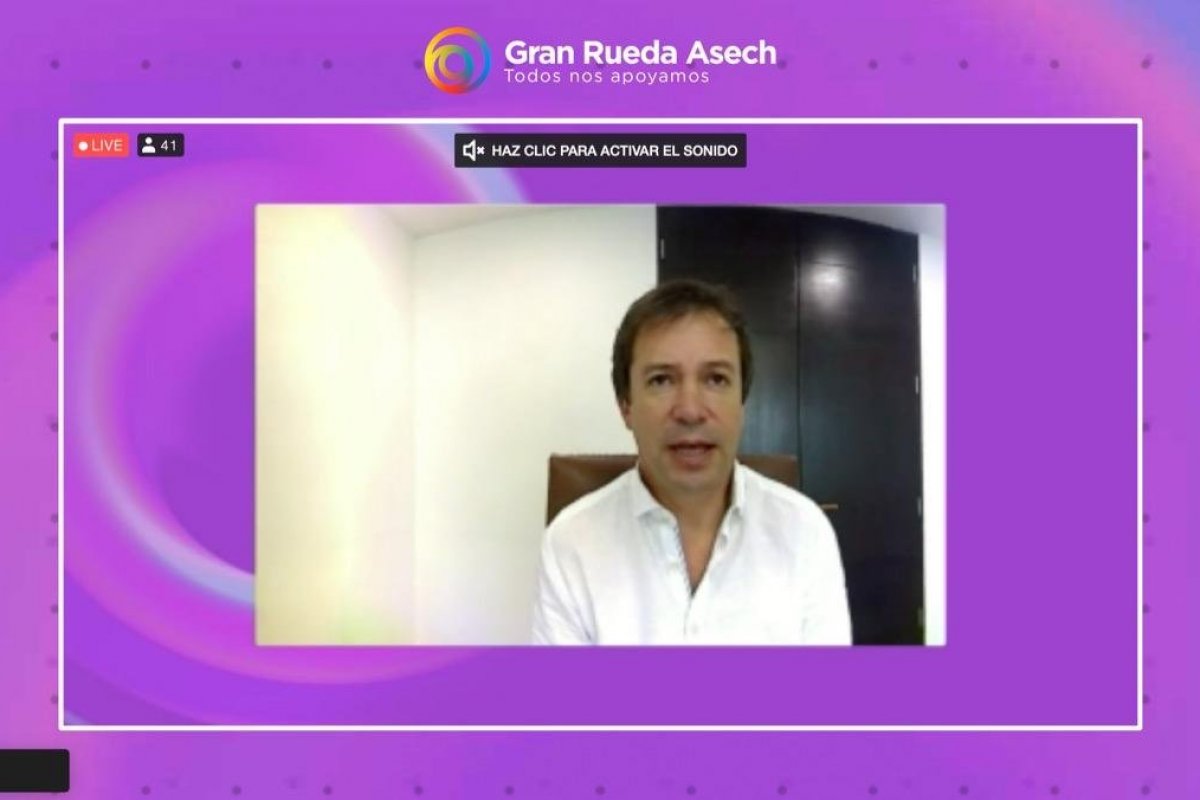 <p>El ministro de Economía, Lucas Palacios en la apertura de "La Gran Rueda" de la Asech.</p>