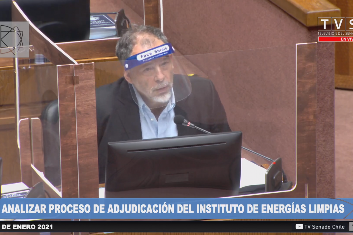 <p>Senador Girardi en la sesión especial por adjudicación del Instituto de Tecnologías Limpias.</p>