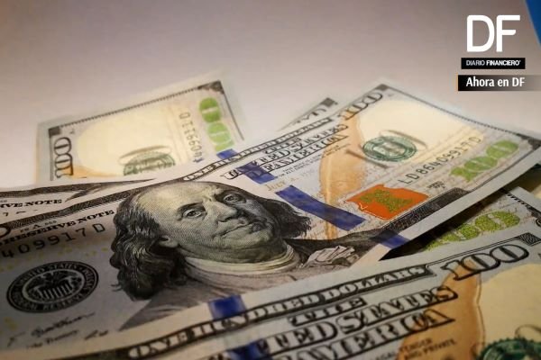 <p>Ahora en DF| ¿Precio del dólar entre los $715 y los $690 para fin de año? Cuáles son los motivos para este recorte</p>