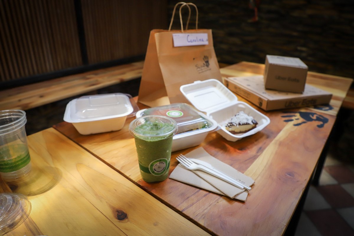 <p>El proyecto también eliminará el uso de envases plásticos en el delivery, salvo que sean plásticos compostables certificados.</p>