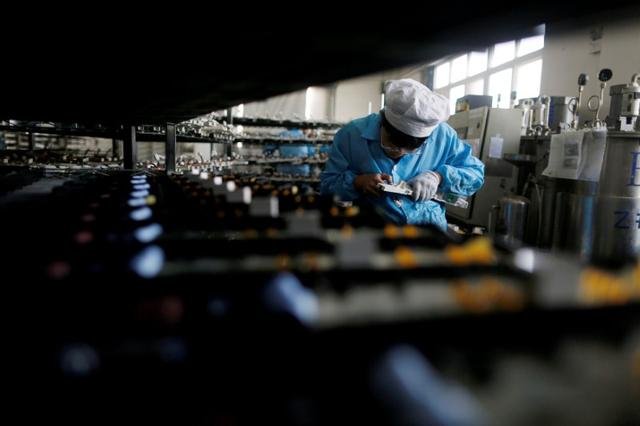 <p>La industria manufacturera de China baja un cambio en abril</p>