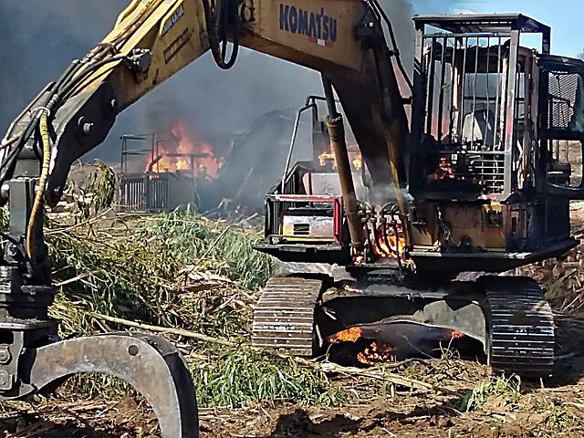 <p>Nuevo ataque a camiones y maquinaria forestal en La Araucanía. Corma pide reunión urgente con ministro del Interior</p>