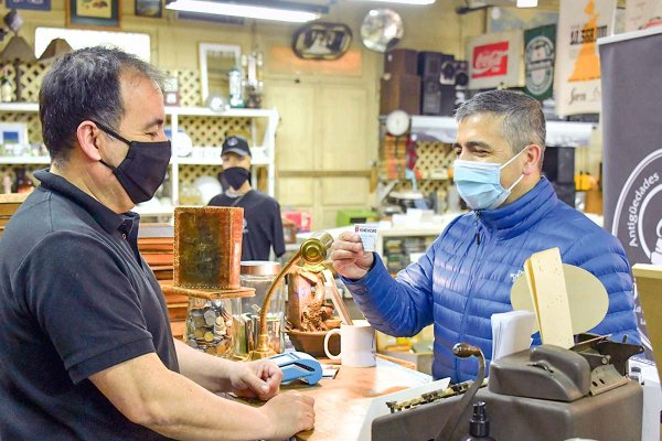 Comercios ofrecen descuentos y espumante gratis a vacunados