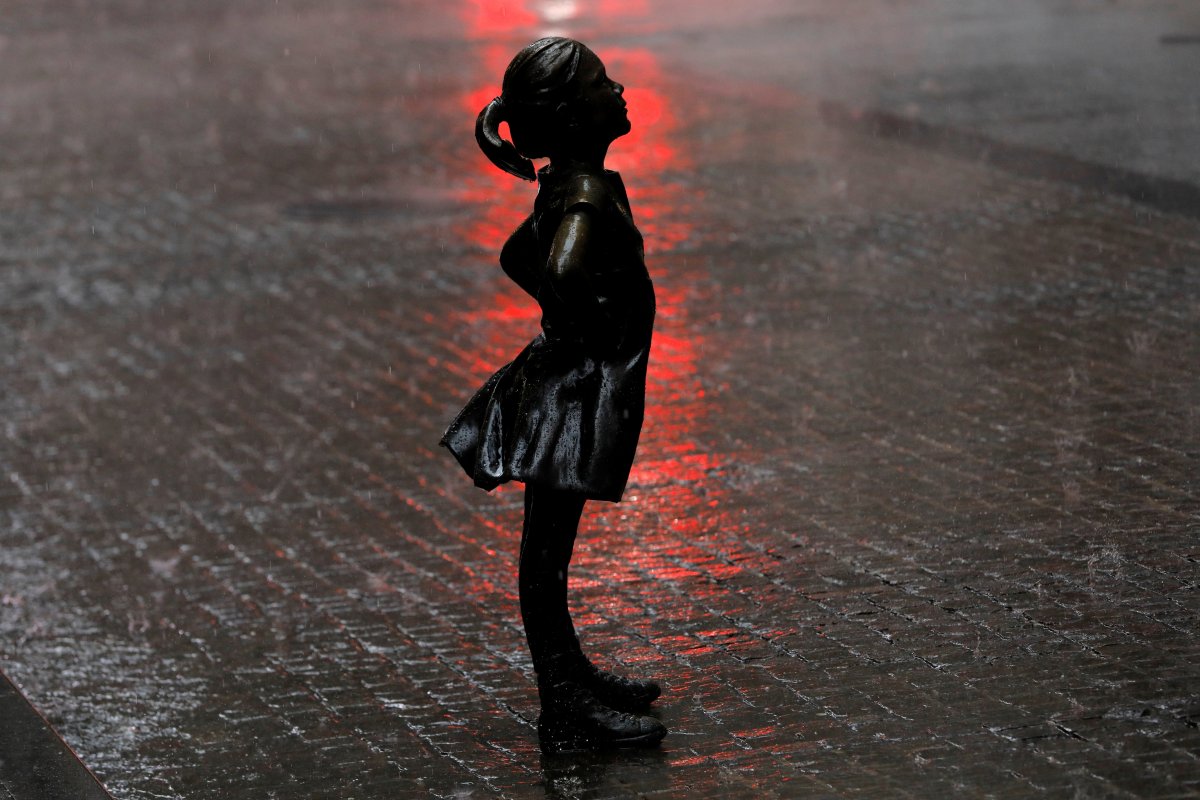 <p>La escultura de la Niña sin Miedo (Fairless Girl, en inglés) en Wall Street.</p>