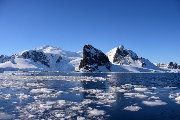 El ambicioso proyecto que busca llevar fibra óptica a la Antártica