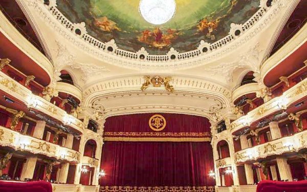 El emotivo último directorio del Teatro Municipal con Alessandri