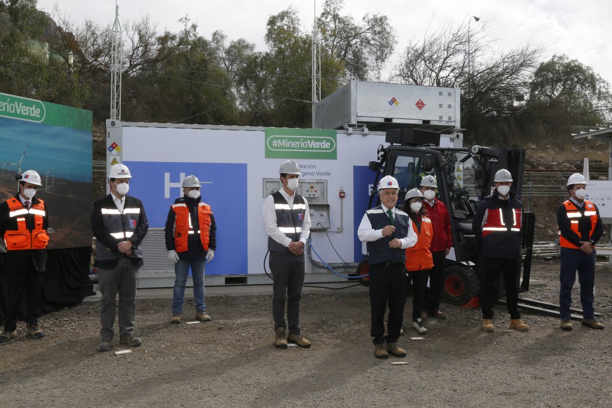 <p>El Presidente de la República, Sebastián Piñera, participó en el lanzamiento de la iniciativa en la planta Las Tórtolas, comuna de Colina.</p>