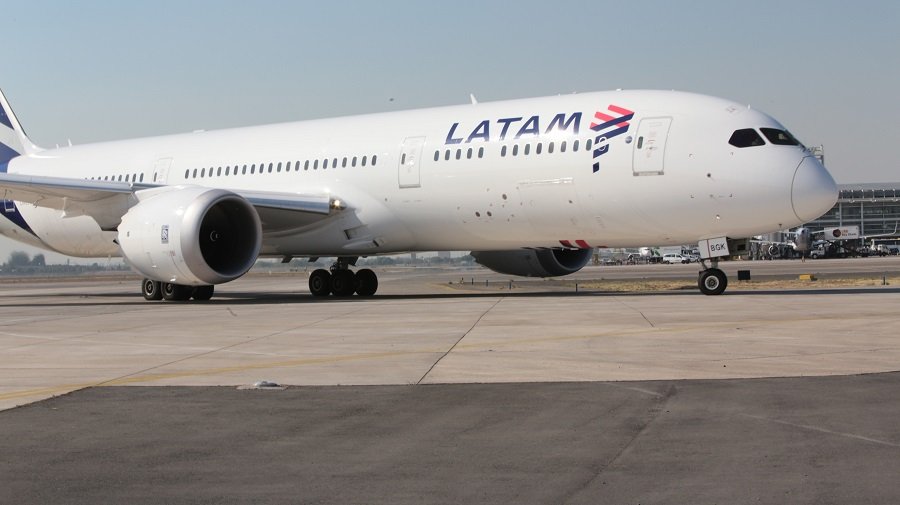 <p>Latam cae 8% arrastrada por efecto de pérdida de valor de papeles de Avianca</p>