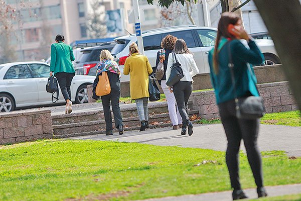 Cuarto retiro: mujeres de 45 años tendrían que cotizar hasta un 33% más para recuperar fondos de pensiones