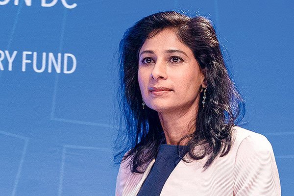 <p>Gita Gopinath, economista jefe del FMI, dejará la entidad en enero para volver a la Universidad de Harvard</p>