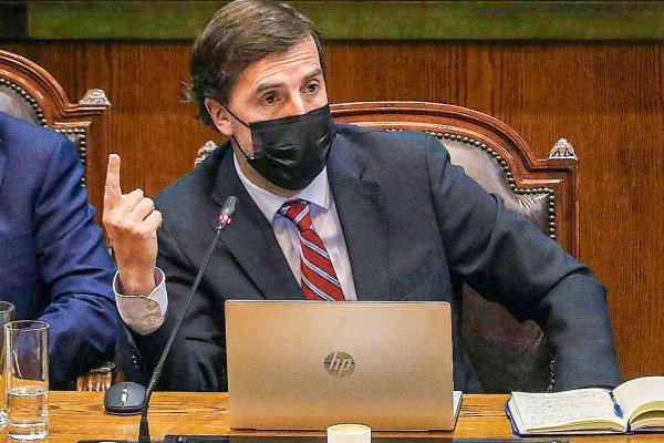 Cómo Jorge Gálvez prepara la defensa de Sebastián Piñera en la acusación constitucional