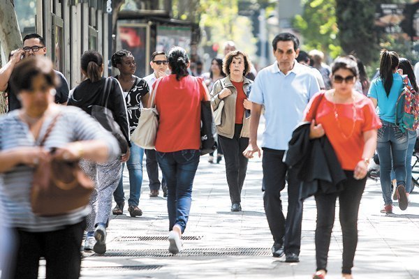 Migración: Presidenciables proponen dicotómicos caminos para hacer frente al desafío