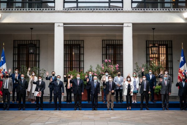 <p>El presidente Sebastián Piñera y el ministro del Trabajo, Patricio Melero, encabezaron la actividad. Foto: Agencia Uno </p>