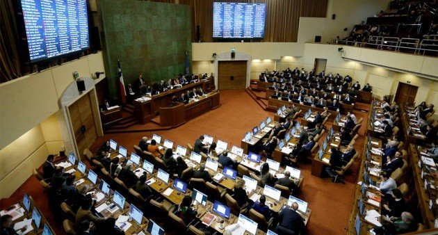 <p>Diputados aprueban reforma a Código de Aguas y mañana se vota en el Senado para su despacho a ley</p>