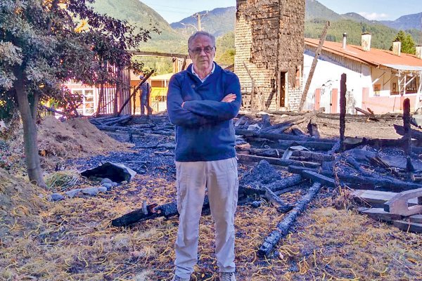 Juan Antonio López, párroco de Curarrehue, tras incendio: “No quedó nada”