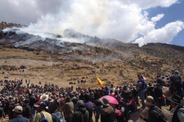 Comunidades reinician protestas en Perú contra cuatro minas en Ayacucho