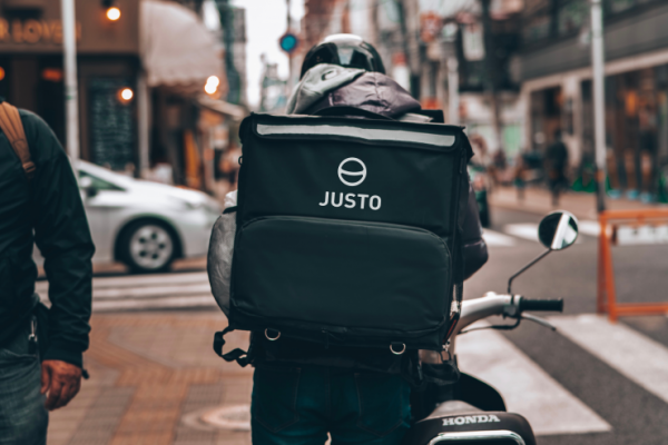 Startup Justo ya tiene cobertura en principales ciudades de Colombia y México, y lanza nuevo sistema de venta por WhatsApp