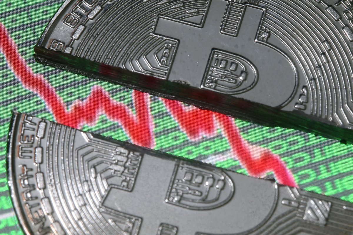 <p>Bitcoin cae a mínimos de seis meses por Ucrania y la Fed</p>